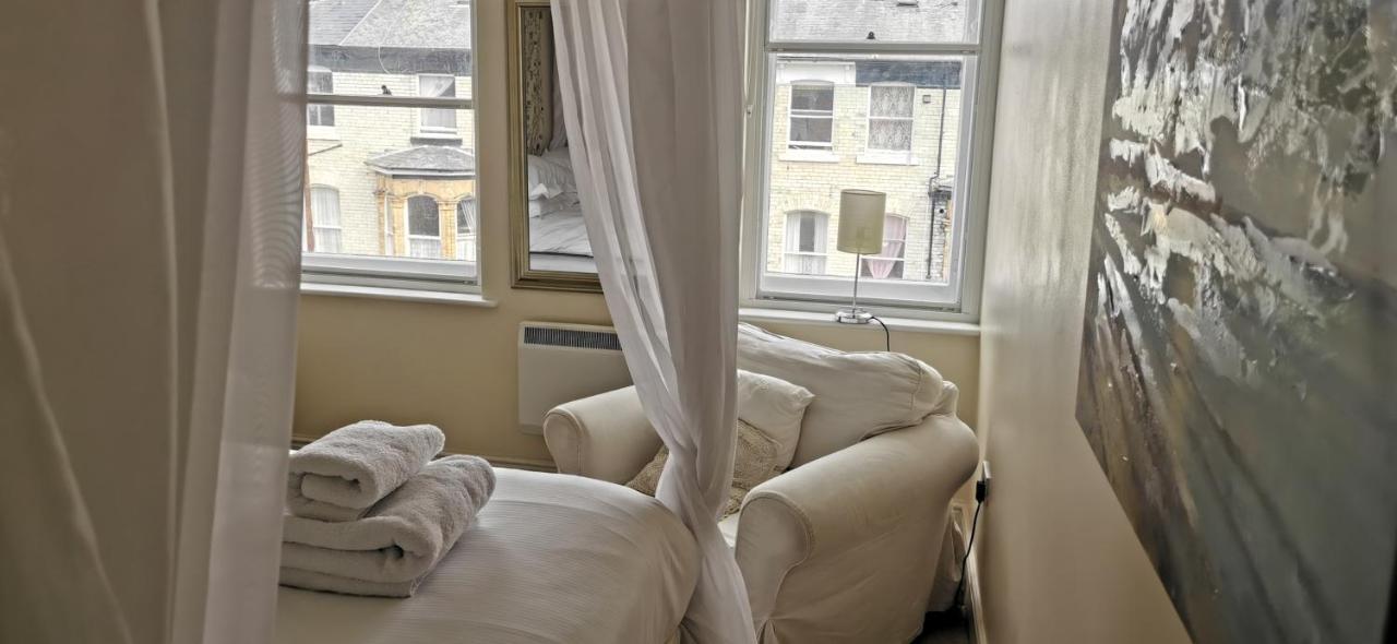 Flat 12 Sebastian Court - 2 Beds With A Four Poster Appartement