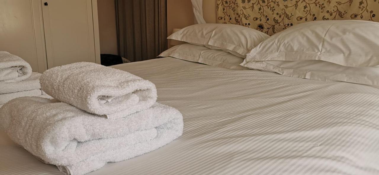 Flat 12 Sebastian Court - 2 Beds With A Four Poster Appartement Scarborough