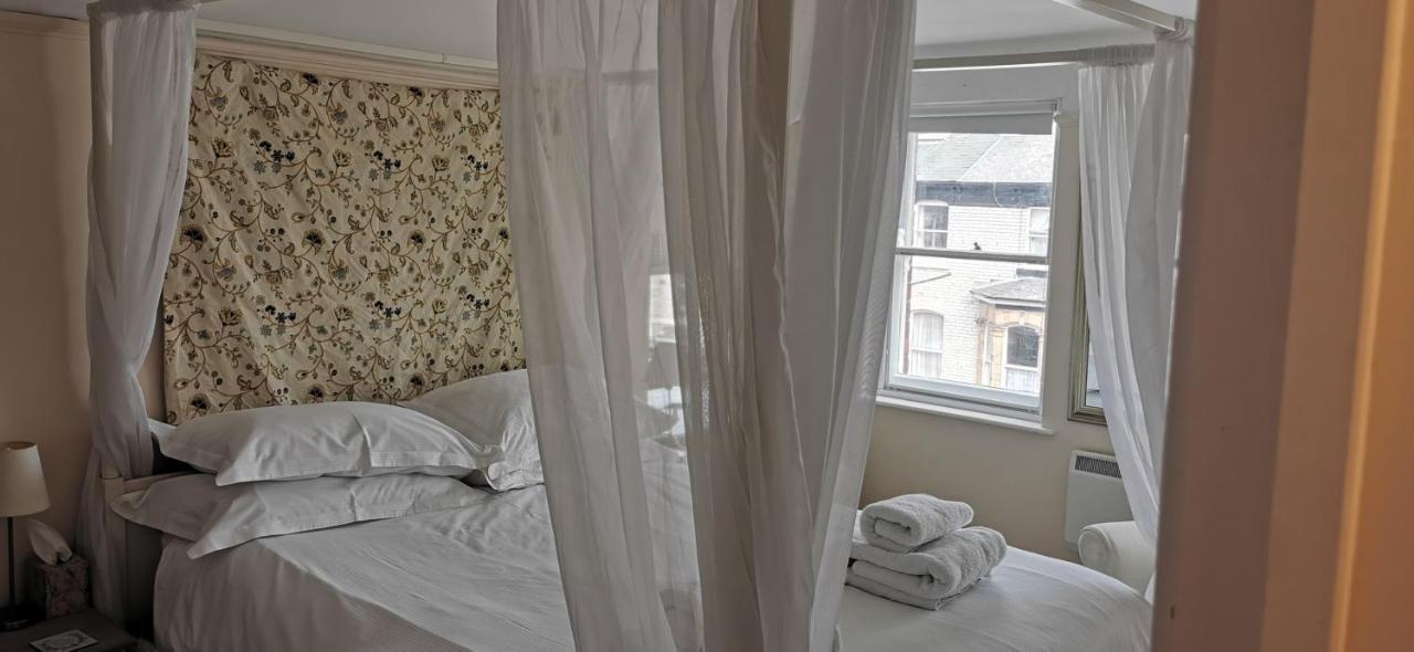 Appartement Flat 12 Sebastian Court - 2 Beds With A Four Poster Scarborough